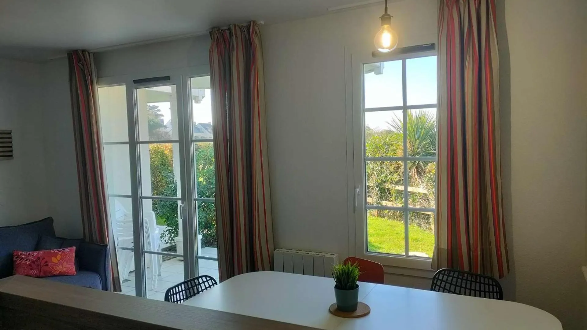 Ref 066 A Louer Pour Les Vacances T3 Pour 4 Personnes Avec Piscine Arzon